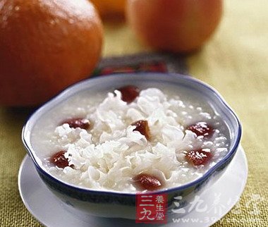 容光煥發 夜貓美眉最愛的四款美容養顏粥