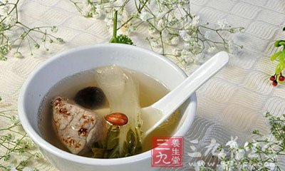 黃豆花生炖豬皮 吃出彈性皮膚