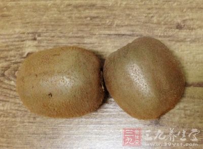 兩個猕猴桃、4只橙子