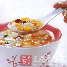 讓女人永葆青春的八款粥品