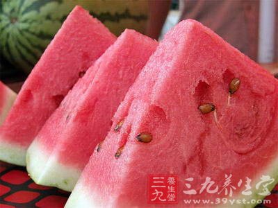 九類食物幫女性防治頭痛