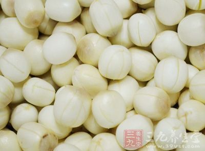 蓮子30克（不去蓮心），栀子15克