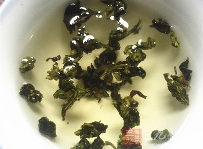 如果喝茶、咖啡和果汁，請不要加牛奶和糖