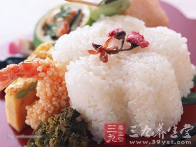粗茶淡飯養生食譜：銀耳冰糖炖雪梨養脾胃