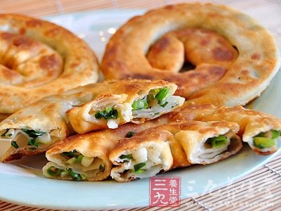 春季食蔥補血御寒：蔥爆牛肉助恢復身體機能