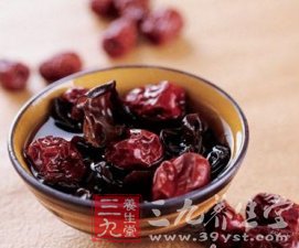紅棗木耳湯 