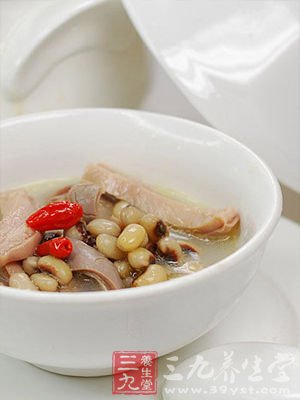不但滋補還暖身體 冬季一周滋補靓湯大全