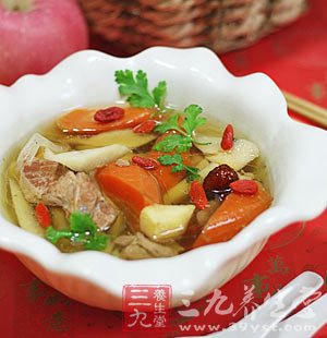 冬天常煮骨頭湯 緩解疲勞補營養