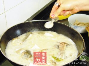 清炖白鲢魚