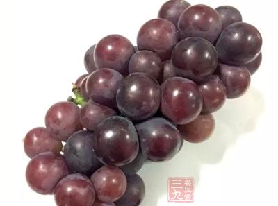 葡萄中富含豐富的維生素、礦物質和類黃酮