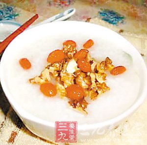 香甜美味的花粥吃出可人兒